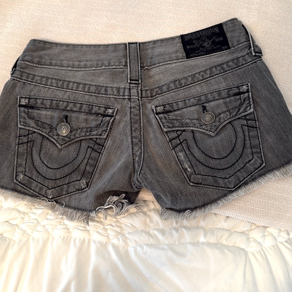 True Religion woman’s grey shorts size 25